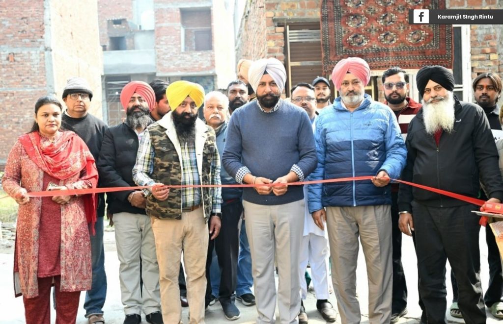 अमृतसर: चेयरमैन रिंटू ने संधू कॉलोनी और विशाल विहार में विकास कार्यों का किया उद्घाटन; कूड़ा प्रबंधन के लिए लगेंगे QR कोड।